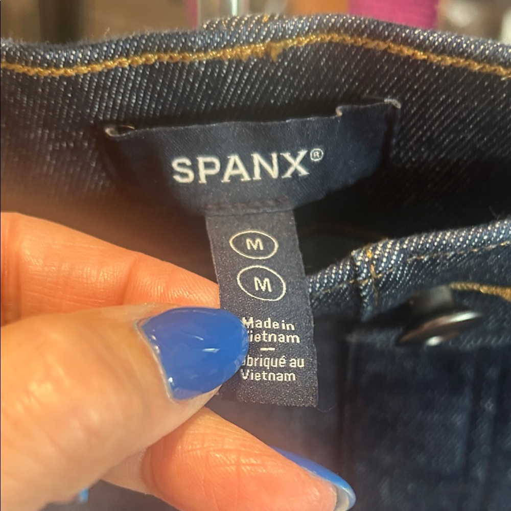SPANXshape EverWear  Blue Women's Flair Leg Jeans Gorgeous Size -Medium - Picture 8 of 15